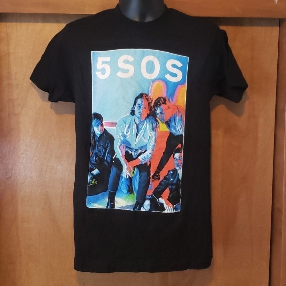 5 Seconds Of Summer 5SOS tee Hot Topic size Small